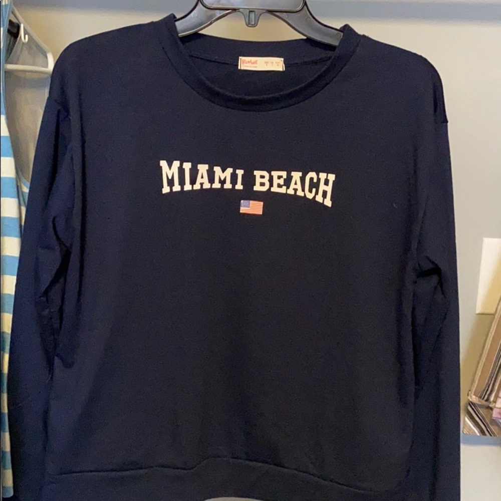 Long sleeve graphic shirt